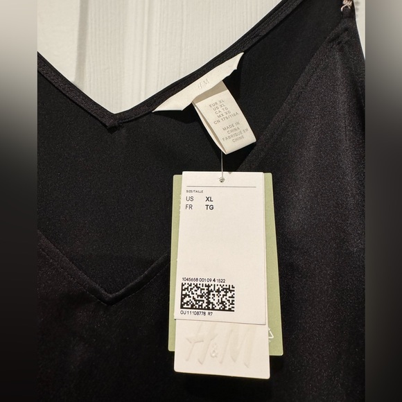 NWT ✅ H&M Black Rhinestone Strap Cami Size XL✨ - Picture 4 of 5